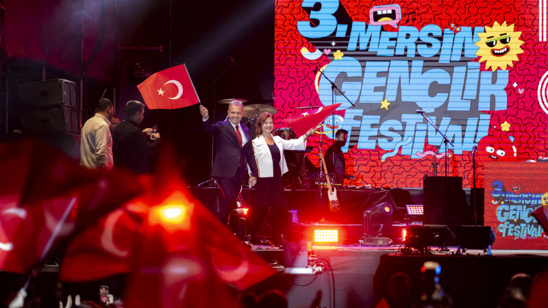 CUMHURİYET BAYRAMI, ‘3. MERSİN GENÇLİK FESTİVALİ’YLE ADINA YARAŞIR ŞEKİLDE KUTLANDI