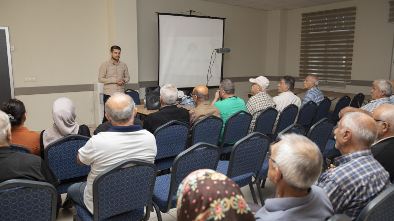 YAŞ ALMIŞ YURTTAŞLAR, ‘AKILCI İLAÇ KULLANIMI’ HAKKINDA BİLGİLENDİRİLDİ