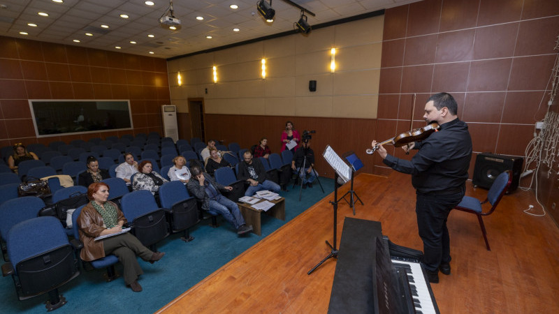 MERSİN BÜYÜKŞEHİR, BÜNYESİNE YENİ SANATÇILAR KAZANDIRIYOR