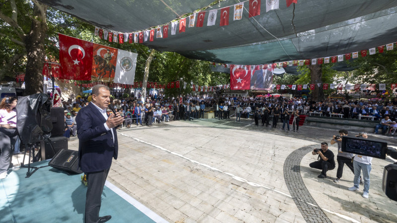BAŞKAN SEÇER, ‘63. MUT KARACAOĞLAN KAYISI KÜLTÜR VE SANAT FESTİVALİ’NE KATILDI