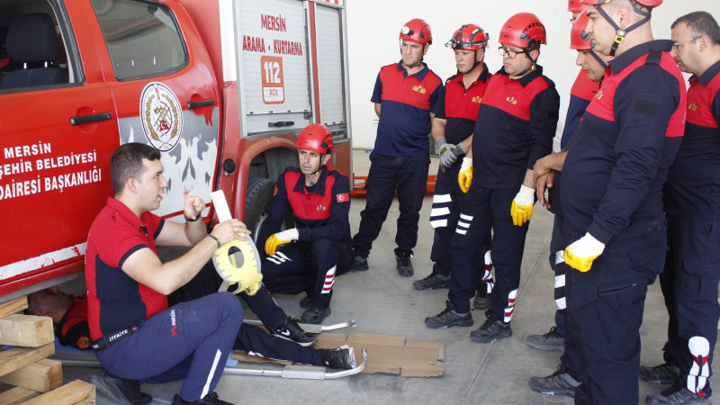 MERSİN İTFAİYESİ BÖLGESEL BİR İTFAİYE MERKEZİ OLMA YOLUNDA İLERLİYOR