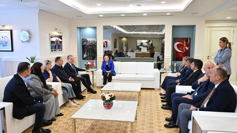 BAŞKAN SEÇER, ANTALYA BÜYÜKŞEHİR BELEDİYESİ’Nİ ZİYARET ETTİ