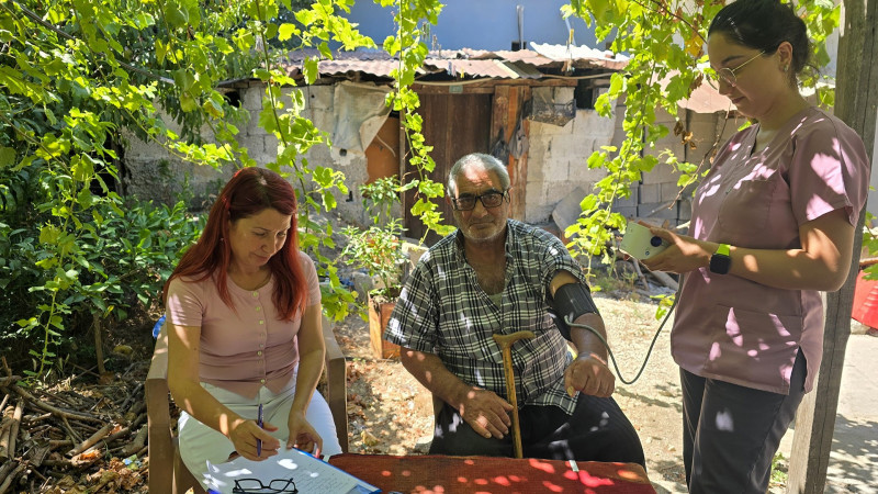 TARSUS BELEDİYESİ’NDEN HANE HANE HİZMET ATAĞI