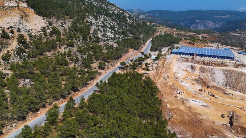 GÜLNAR KIRSALINDAKİ 30 KİLOMETRELİK GRUP YOLU YENİLENİYOR