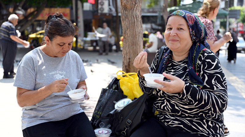 MERSİN BÜYÜKŞEHİR BELEDİYESİ’NDEN 20 BİN KİŞİYE AŞURE İKRAMI