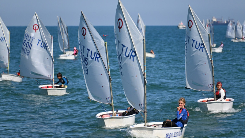 ‘2025 TYF ANADOLU YELKEN LİGİ’NİN SON AYAĞI BÜYÜKŞEHİR’İN KATKILARIYLA SONA ERDİ