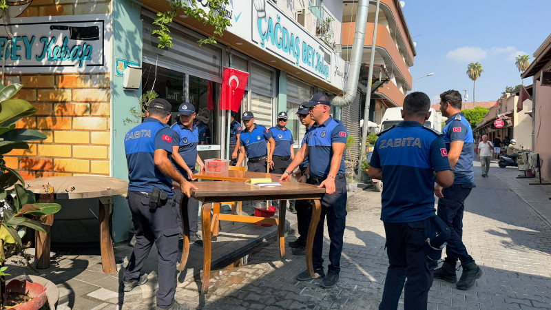 TARSUS BELEDİYESİ’NDEN KALDIRIM İŞGALLERİNE KARŞI KARARLI DENETİM