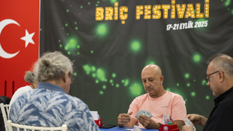 BÜYÜKŞEHİR BELEDİYESİ’NİN DÜZENLEDİĞİ ‘ULUSLARARASI MERSİN BRİÇ FESTİVALİ’ BAŞLADI