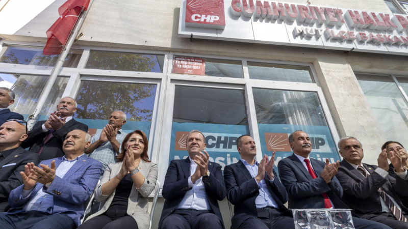 BAŞKAN SEÇER, CHP MUT İLÇE BAŞKANLIĞI’NI ZİYARET ETTİ