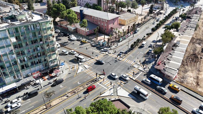 BÜYÜKŞEHİR’DEN TARSUS’TA YEPYENİ BİR KAVŞAK DÜZENLEMESİ   