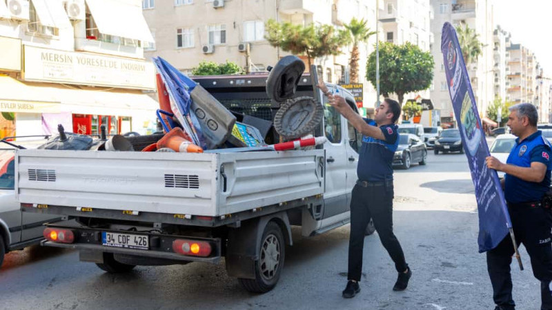 Yenişehir’de kamu alanları işgallerden temizleniyor