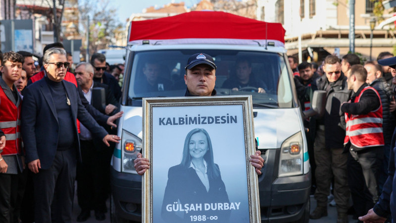 BAŞKAN SEÇER, ŞEHZADELER BELEDİYE BAŞKANI GÜLŞAH DURBAY’IN MANİSA’DAKİ CENAZE TÖRENİNE KATILDI