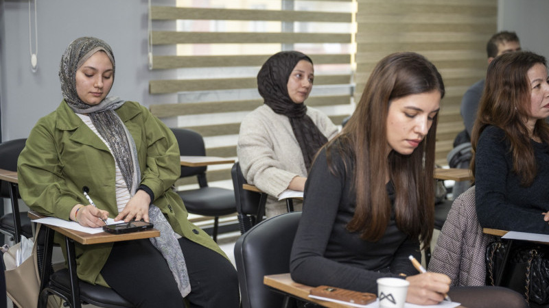 MERCEK’TEN ‘ÖN BÜRO’ VE ‘RESEPSİYON ELEMANI’ KURSLARI