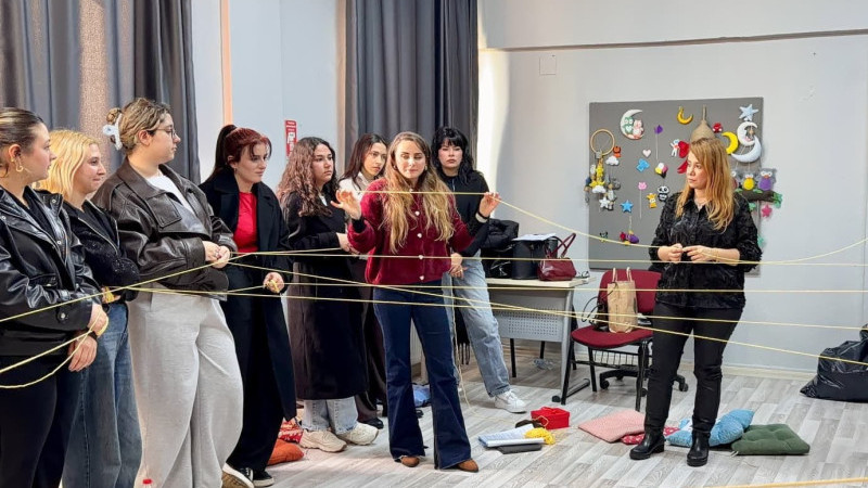 YENİŞEHİR’DE GENÇ KADINLARA ‘GÜVENLİ İLİŞKİ’ REHBERİ