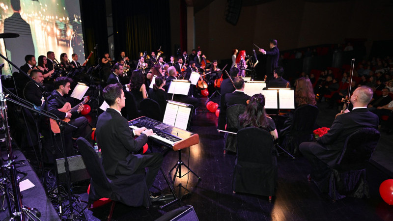 AJDA PEKKAN ŞARKILARI, BÜYÜKŞEHİR KENT ORKESTRASIYLA YENİDEN HAYAT BULDU