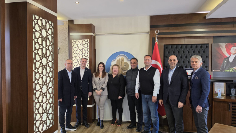 TARSUS TİCARET BORSASI’NDA YILIN PERSONELLERİ ONURLANDIRILDI