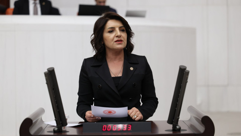 “AKP’DEN EV KADINLARINA VAAT VAR, İCRAAT YOK”