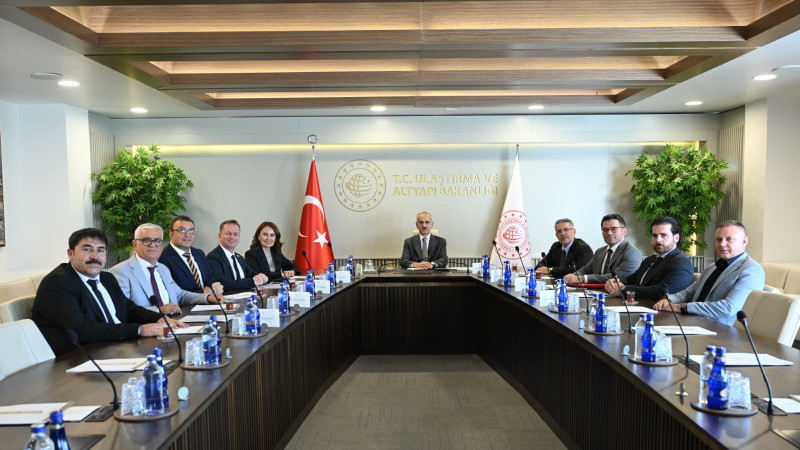 MERSİN MİLLETVEKİLİ UYSAL’DAN MERSİN’İN ULAŞIM PROJELERİ İÇİN ANKARA ÇIKARMASI