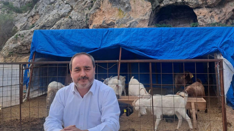 “YERLİ ÜRETİCİYE YASAK, İTHAL HAYVANA SERBEST Mİ?”