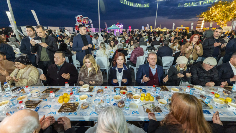 BAŞKAN SEÇER VE MERAL SEÇER, MERSİNLİLERLE İFTAR SOFRASINDA BULUŞTU