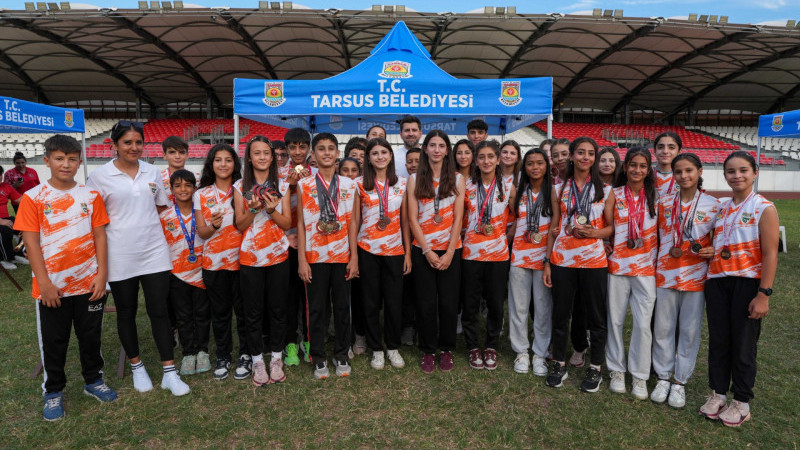 TARSUS GELECEK SPOR KULÜBÜ'NDE YAZ KURSLARI BAŞLADI, BAŞARILAR ÖDÜLLERLE TAÇLANDIRILDI