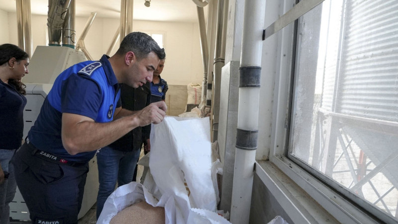 TARSUS BELEDİYESİ ZABITASINDAN UN FABRİKASINA SIKI DENETİM