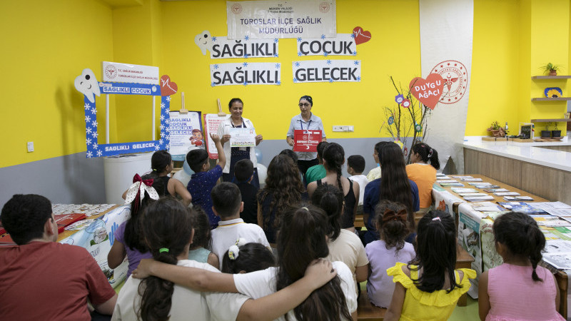 ÇOCUKLAR VE ANNELERİ SAĞLIK KONUSUNDA BİLİNÇLENDİRİLDİ
