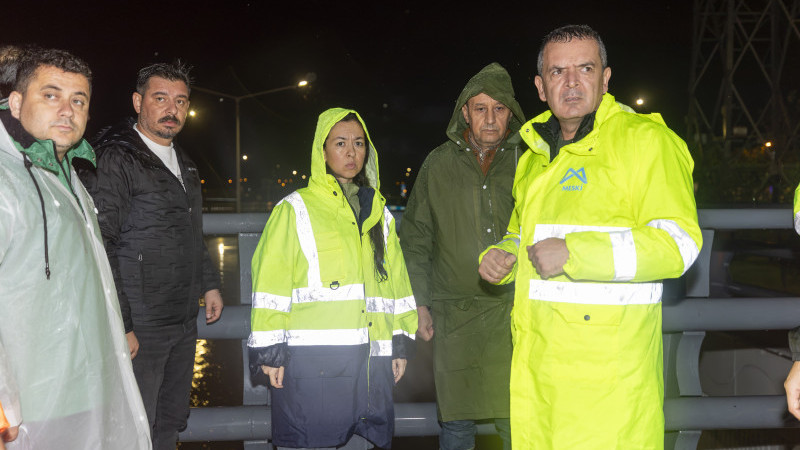 BAŞKAN VEKİLİ GENÇ, AŞIRI YAĞIŞTAN ETKİLENEN MAHALLELERİ SAHADA İNCELEDİ