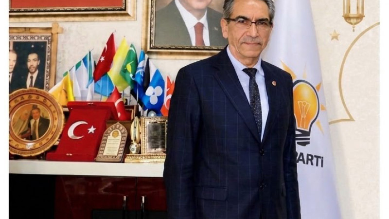 HÜSEYİN GÜZEY: “29 EKİM CUMHURİYET BAYRAMIMIZ KUTLU OLSUN!”