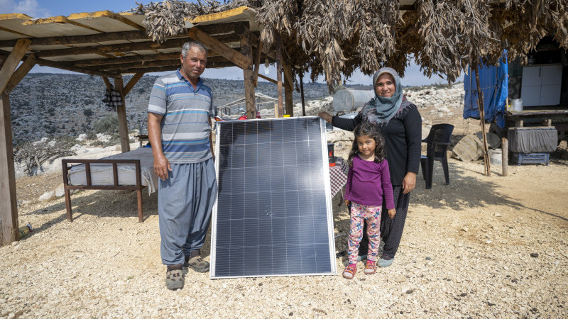 MERSİNLİ KONARGÖÇERLER BÜYÜKŞEHİR’İN GÜNEŞ PANELİ DESTEĞİ İLE ENERJİYE KAVUŞTU
