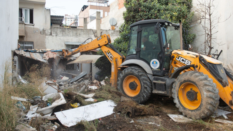 YENİŞEHİR’DE METRUK YAPILARA GEÇİT YOK